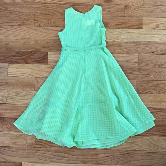 Green Dress - Picture 3 of 5